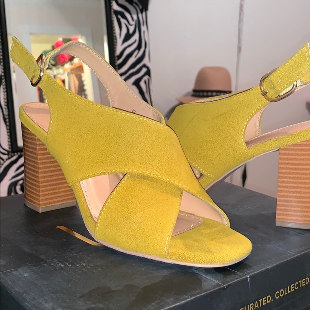 Mustard heels